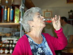 Почему женщины начинают пить после 65 лет? 